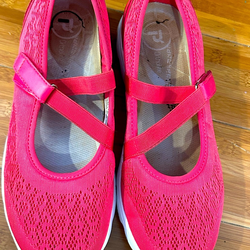 ORTHOPEDIC WOMENS SHOES